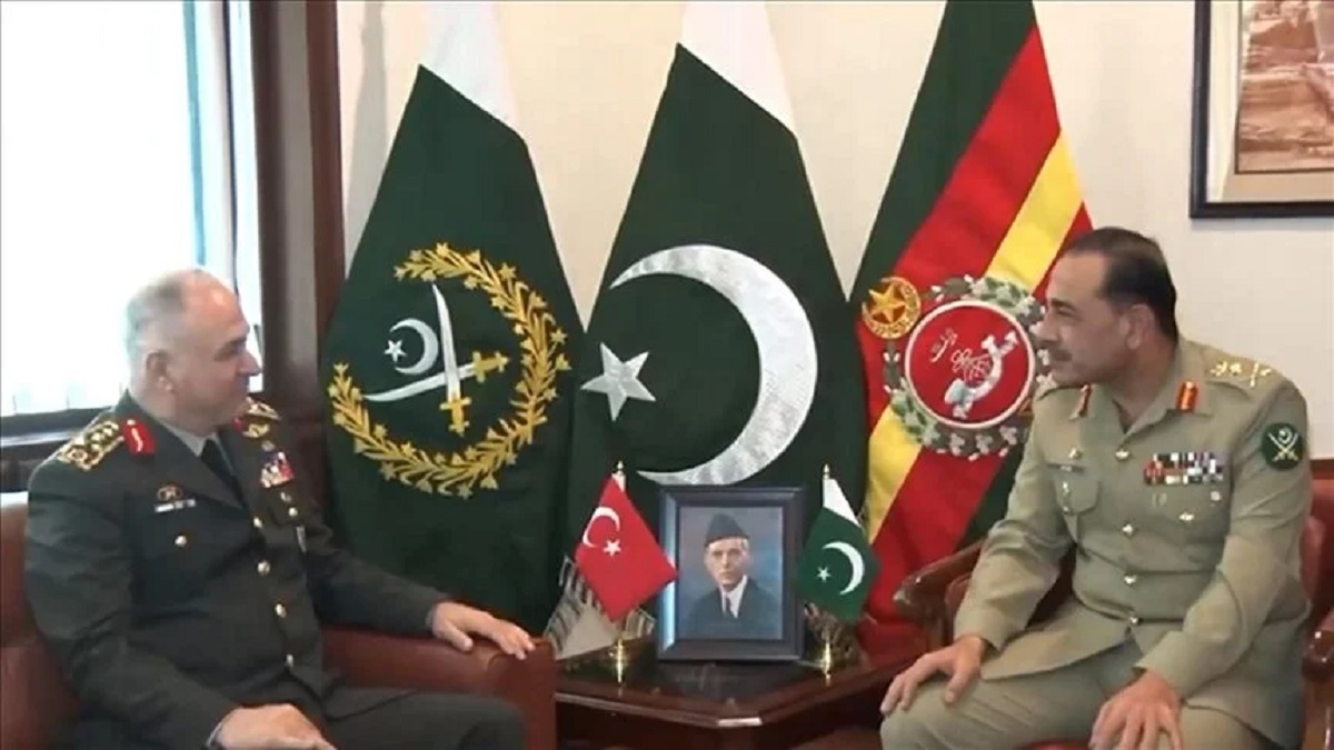  زيارة رئيس الأركان التركي إلى باكستان تأتي في سياق تنامي الشراكة العسكرية بين البلدين