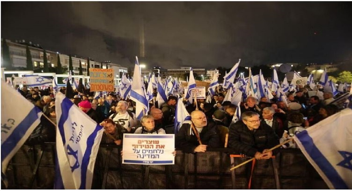  تظاهر آلاف الإسرائيليين ضد حكومة نتنياهو ينذر باضطرابات محتملة