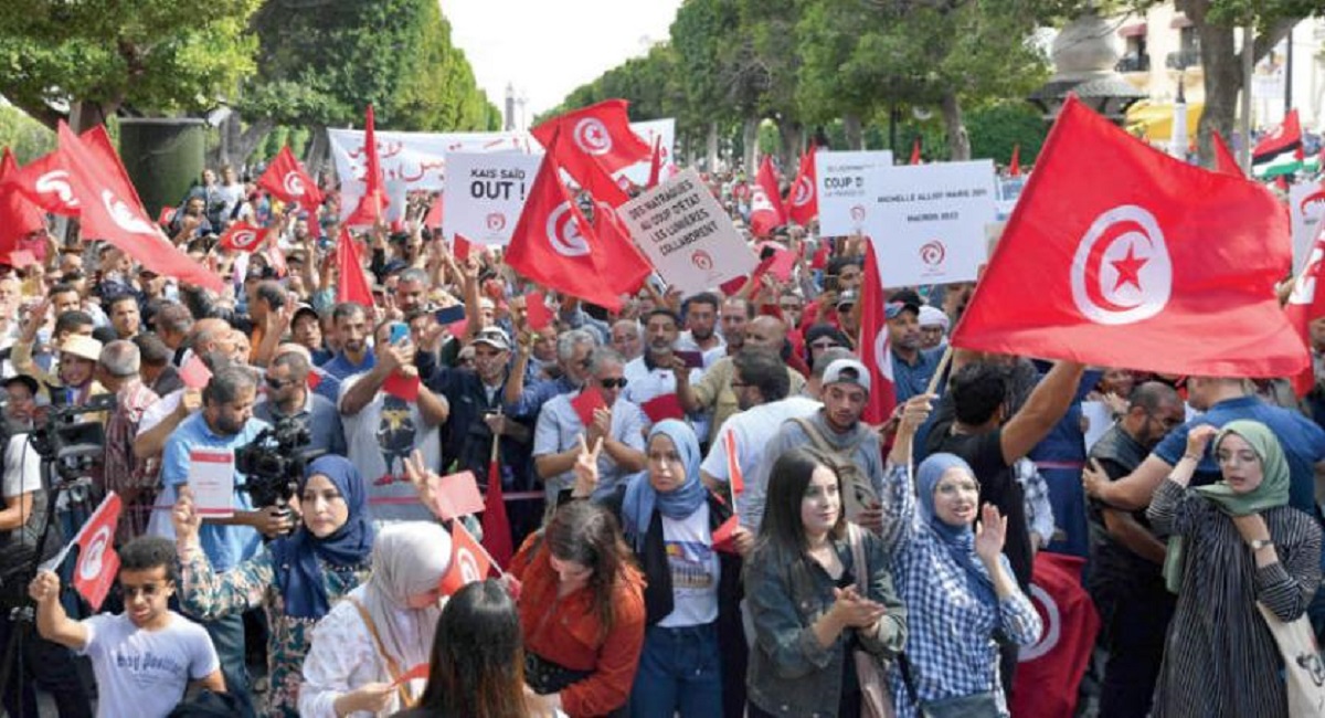  احتجاجات تونس تُظهر هشاشة وضع البلاد واتفاق صندوق النقد ينذر باستمرارها