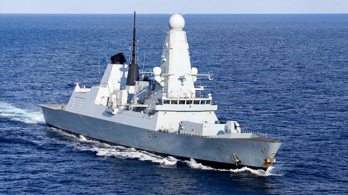  البحرية البريطانية تعزز تواجدها في منطقة الخليج لردع تهديد الحوثيين للملاحة الدولية