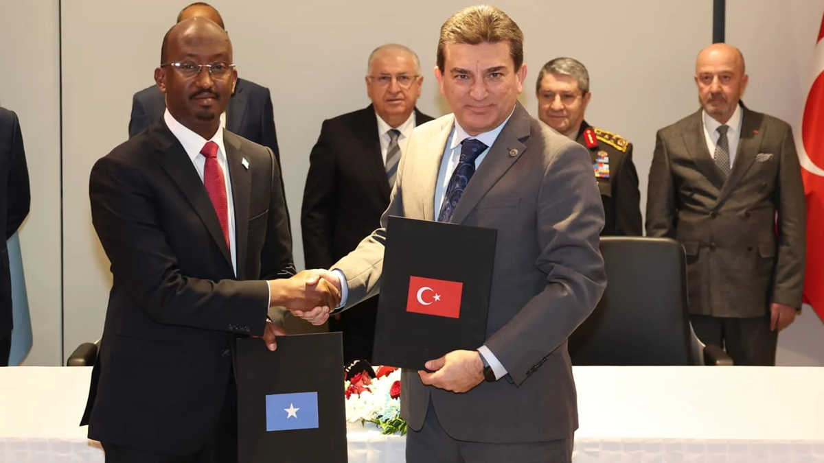 الاتفاقية التركية الصومالية لتنظيم الصيد تحمل طابعًا عسكرياً وأمنيًا يتجاوز بعدها الاقتصادي المباشر 