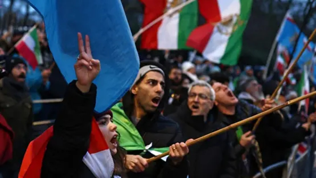 غياب بنية تنظيمية للاحتجاجات في إيران يمنح السلطات قدرة على احتوائها بالتوازي مع إدراكها لاحتمال تعرضها لضربة عسكرية 