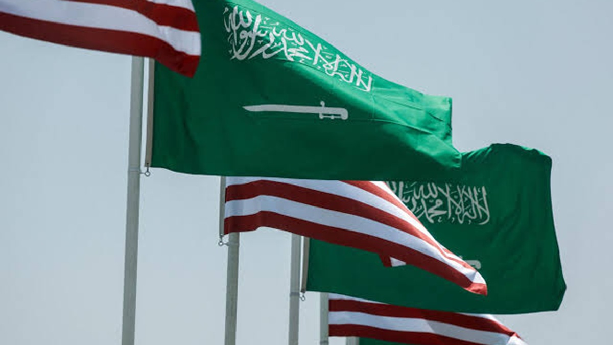 اتفاق التخصيب المحتمل بين السعودية وأمريكا ينذر بإطلاق سباق نووي كامن في المنطقة