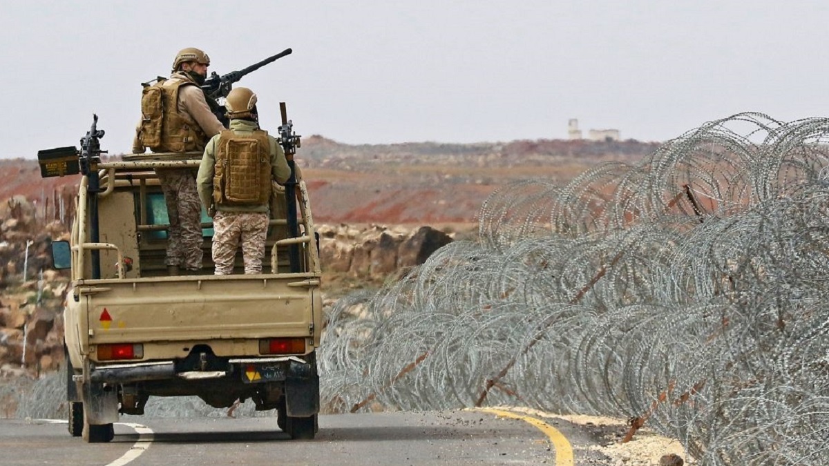 الأردن يتصدى لمسيّرات على حدوده مع سوريا خشية تحوّل المملكة لساحة عبور لتنفيذ هجمات ضد “إسرائيل”