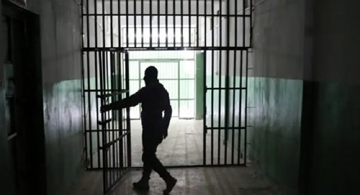  طهران تفاوض أنقرة لتسلم ألفي سجين إيراني في تركيا