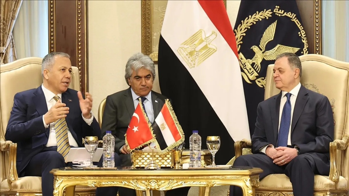 لقاء وزيري داخلية مصر وتركيا يؤكد على استمرار مسار تعزيز التنسيق الأمني والسياسي بين البلدين