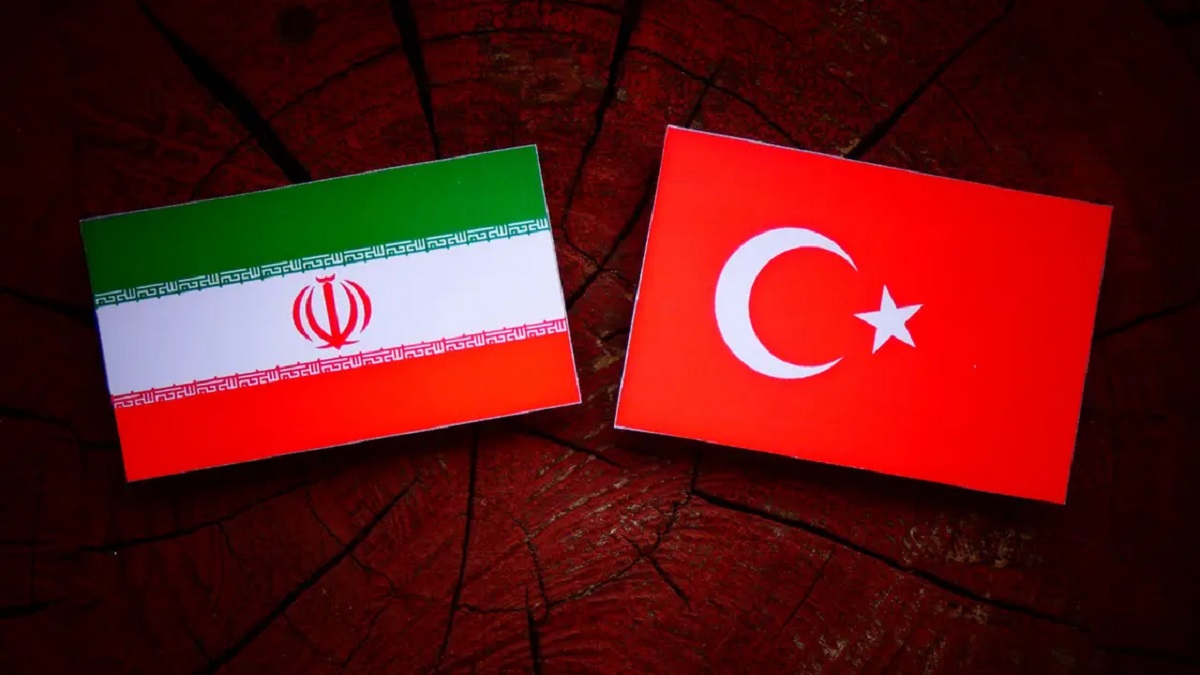  التعاون الأمني مستمر.. تركيا تسلم مطربًا إيرانيا لسلطات بلاده مطلوبًا في قضايا جنائية