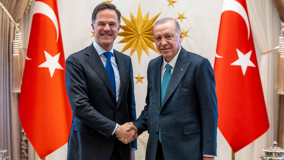 قمة الناتو في أنقرة: لقاء هام لاحتواء ميل ترامب لاتخاذ مواقف تؤثر على تماسك الحلف