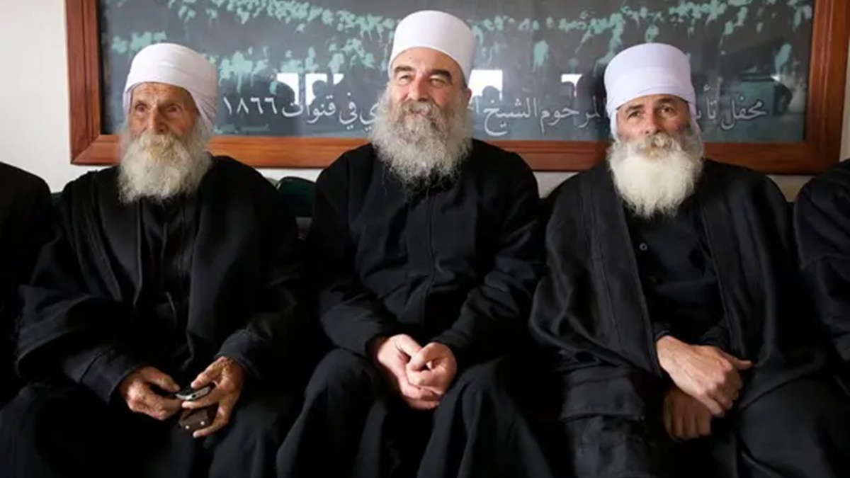 اعتقالات الهجري وتصفيته بعض مشايخ الدروز يشير إلى عمق الانقسام داخل السويداء لكن دون التأثير على نفوذه